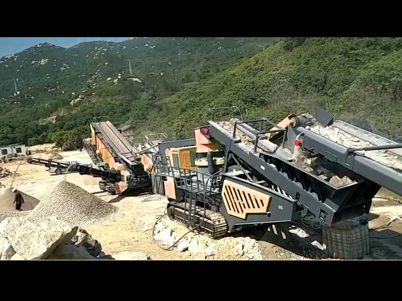 履帶式移動(dòng)破碎站在云南